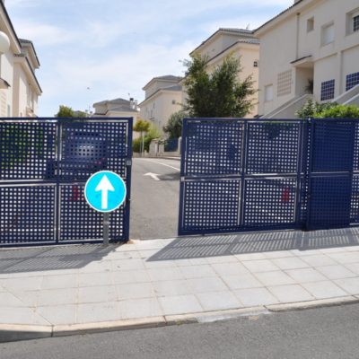 puerta metálica corredera